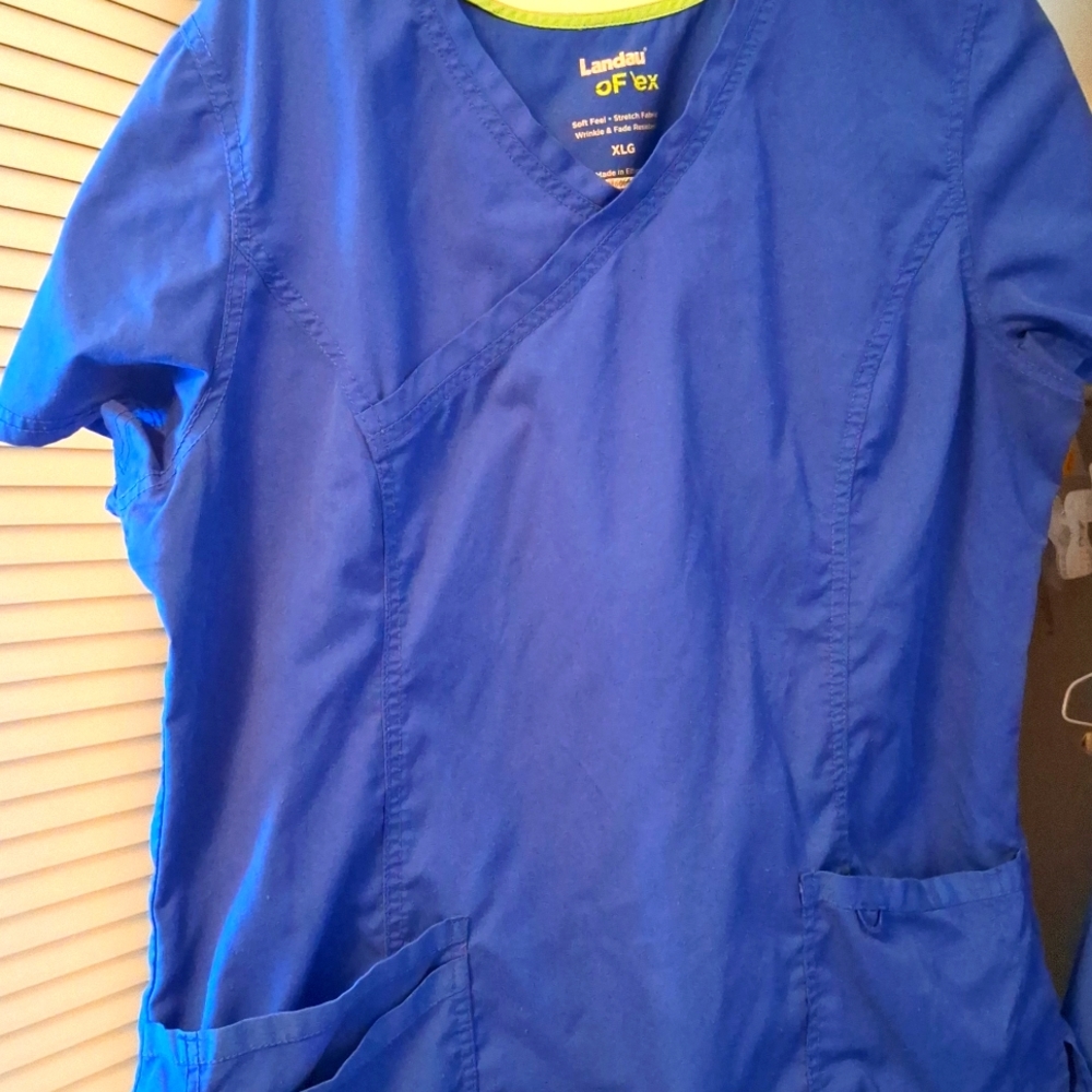 Scrub top